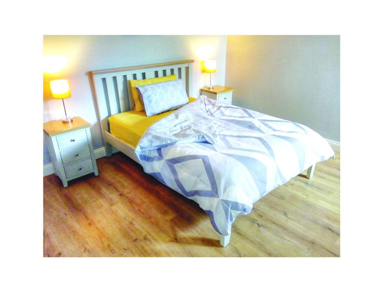 Number 25 Self Catering Apartments Ederney Ardess ภายนอก รูปภาพ